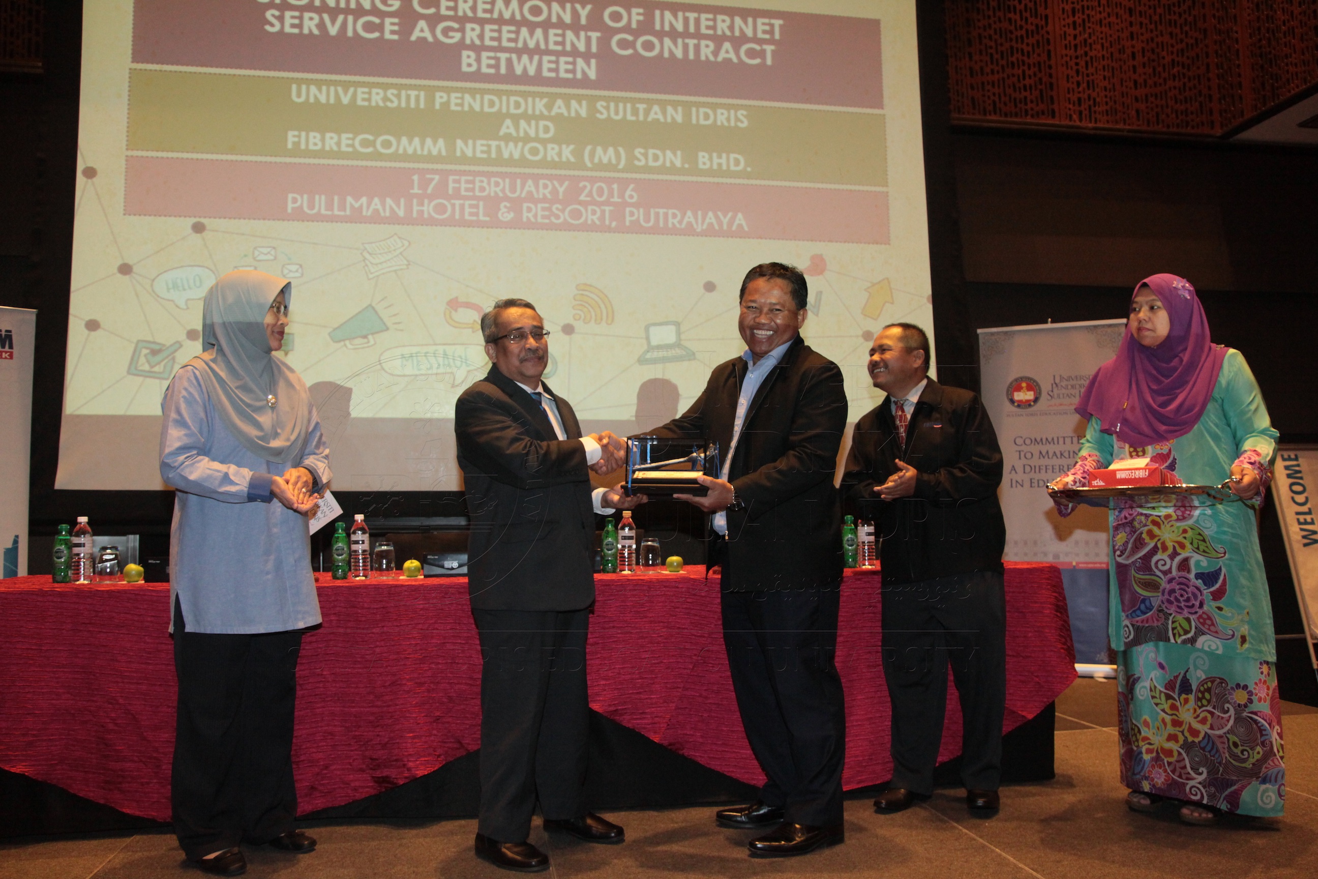 PRO16 14 fibercom IMG 0096